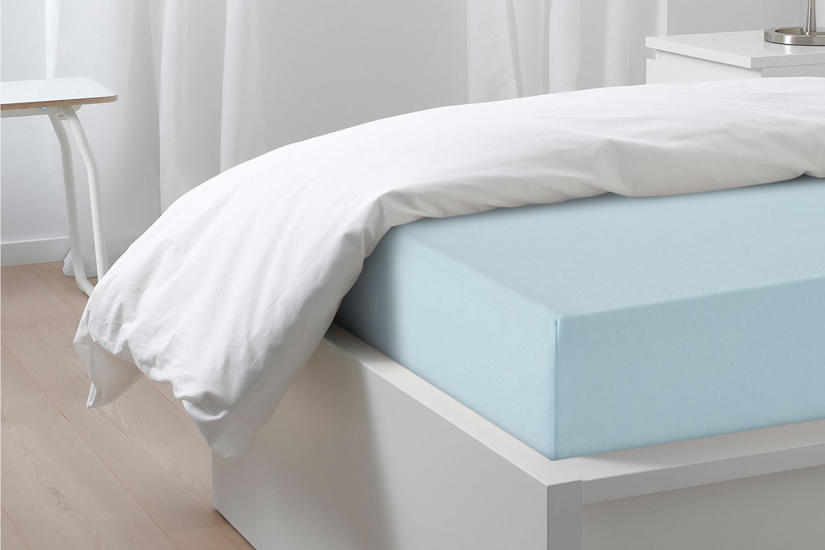 Простыня на резинке Трикотажная голубая