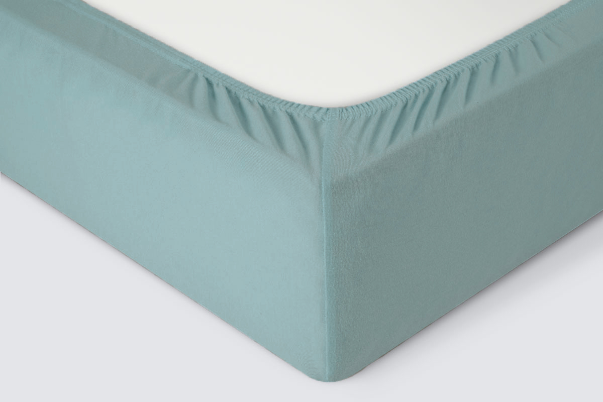 Простыня на резинке Трикотажная голубая ель