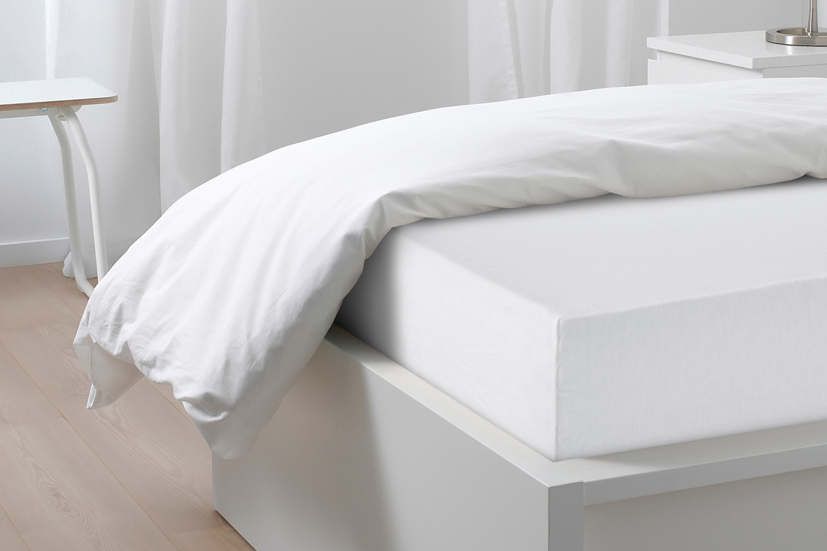 Простыня на резинке Трикотажная белая